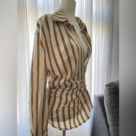 IN THE MOOD FOR LOVE Joelle Draped Shirt - Picture 7 of 10